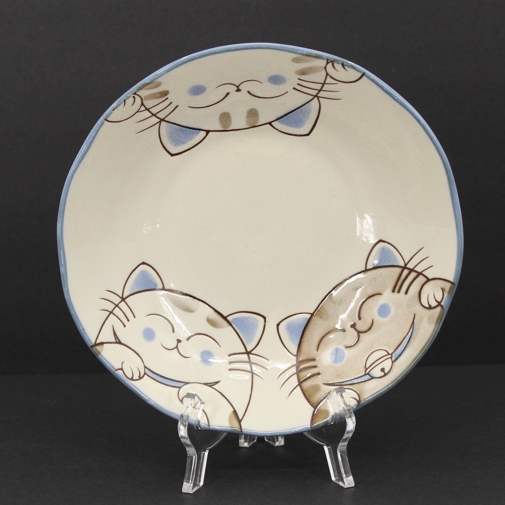 Smiling Cat Pasta Bowl Maneko Neko Scalloped Edge Made in Japan 8.5"